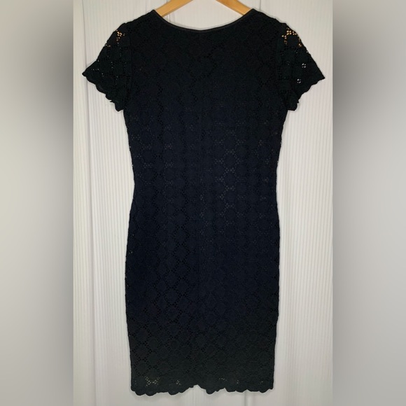 Ronni Nicole - Black Stretchy Lace Short Sleeve Midi Dress - Medium - Picture 2 of 8